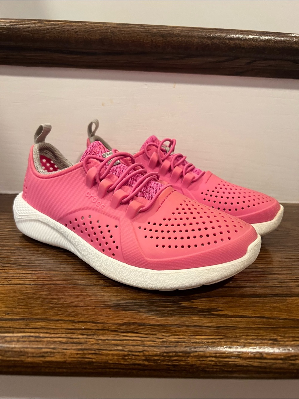 CROCS LiteRide Pacer Sneakers size 1 youth pink